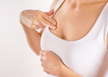 Từ giấc mơ đến cơn ác mộng: Nâng ngực không cần phẫu thuật tại spa