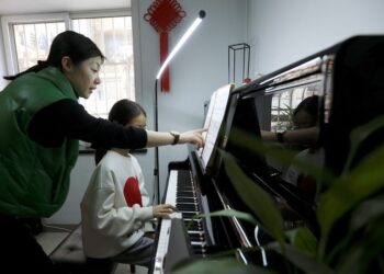 Phụ huynh Trung Quốc không còn mặn mà với học ngoại khóa