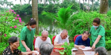 Khoảnh Khắc Ngọt Ngào: Trải Nghiệm Tình Yêu Tại Trung Tâm Dưỡng Lão