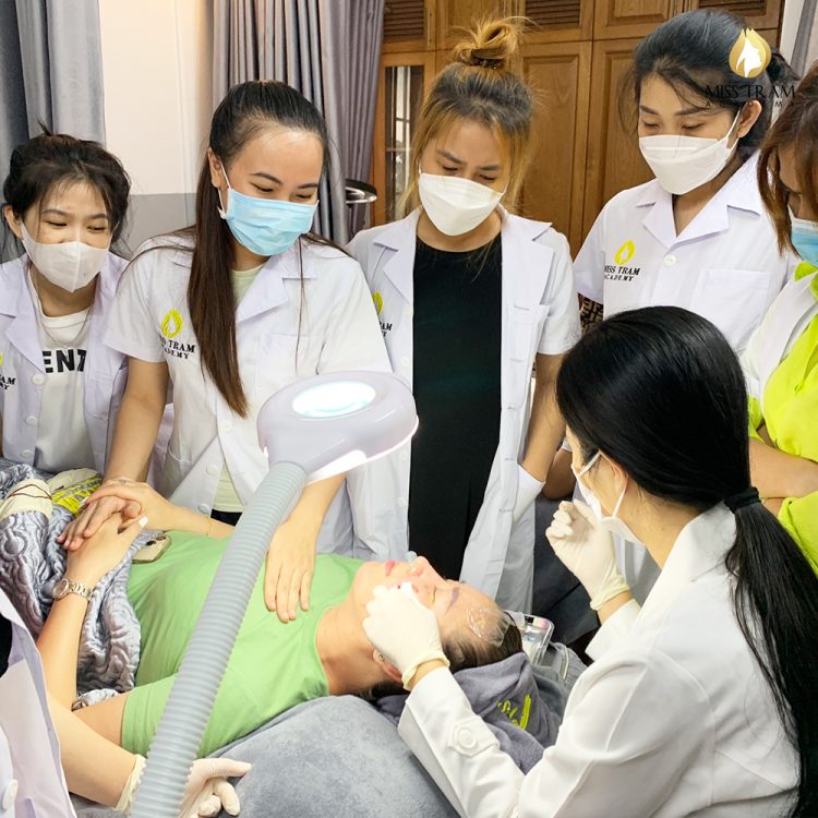 Khóa học thẩm mỹ tại Học viện Miss Tram – Định hình sự nghiệp | HỌC VIỆN MISS TRAM ACADEMY