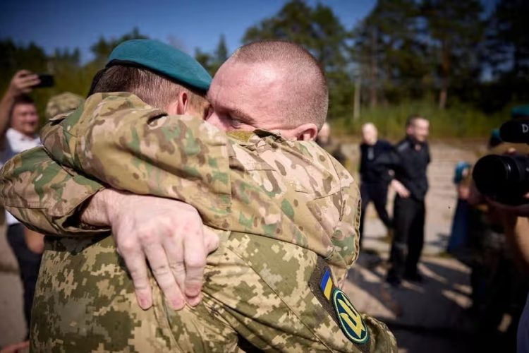 Nga và Ukraine đều cáo buộc đối phương gây cản trở trong việc trao đổi tù binh chiến tranh.