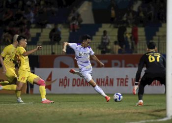 Hai Long tỏa sáng, CLB Hà Nội giữ lại 1 điểm trước Đông Á Thanh Hóa