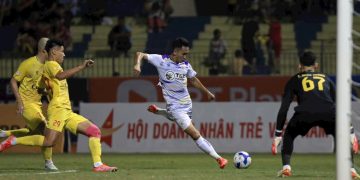 Hai Long tỏa sáng, CLB Hà Nội giữ lại 1 điểm trước Đông Á Thanh Hóa