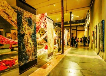 Cuộc hành trình để tạo ra sản phẩm vải dứa từ… sợi của trái dứa